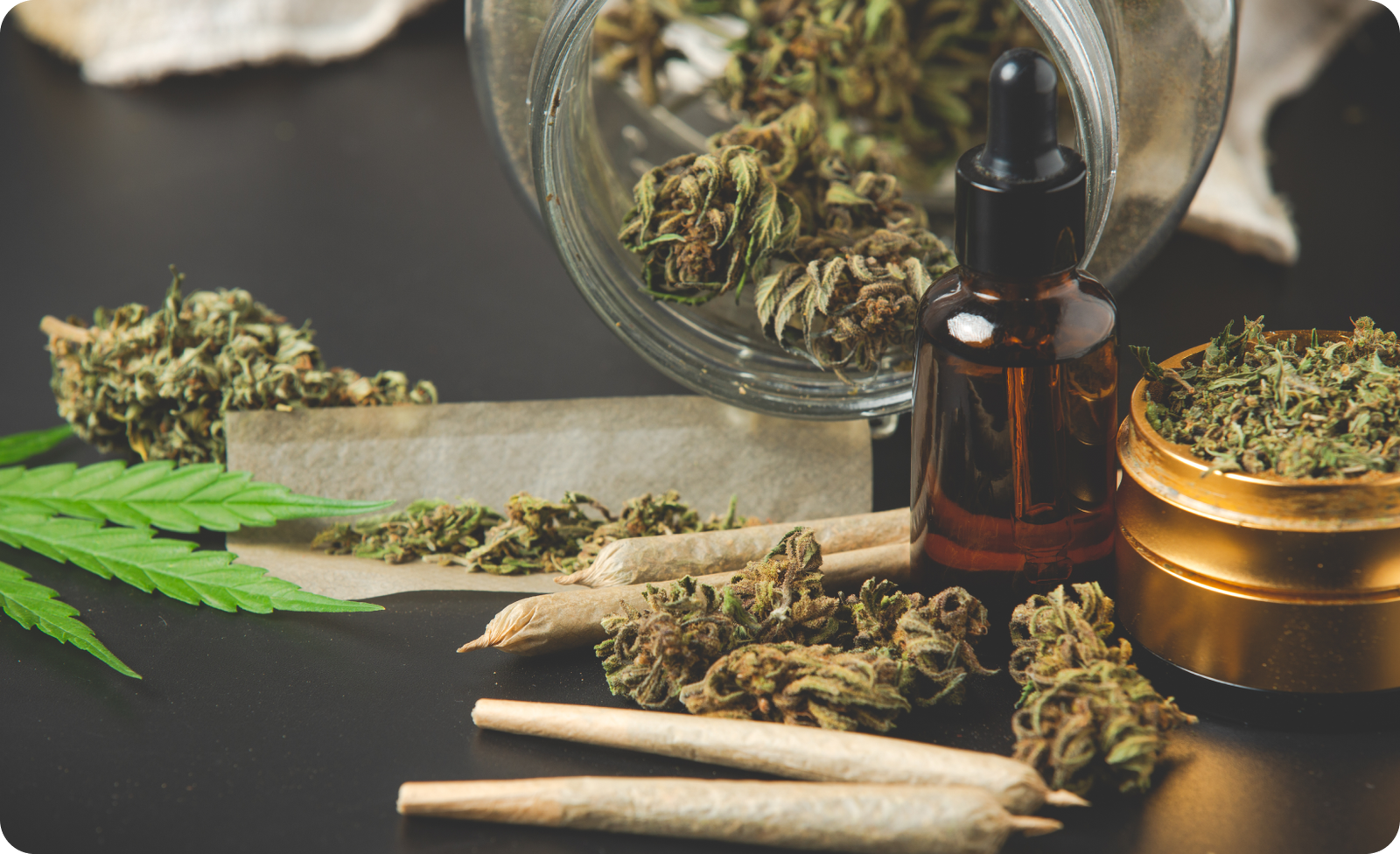 marijuana-buds-with-marijuana-joints-cannabis-oil